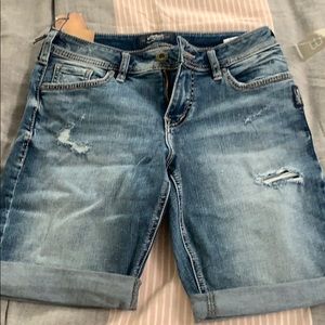 Silver Suki Bermuda Shorts size 26